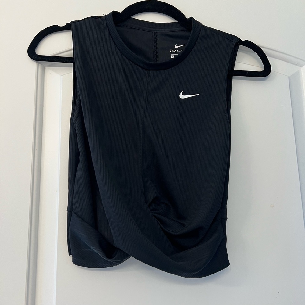 Nike crop athletic tank